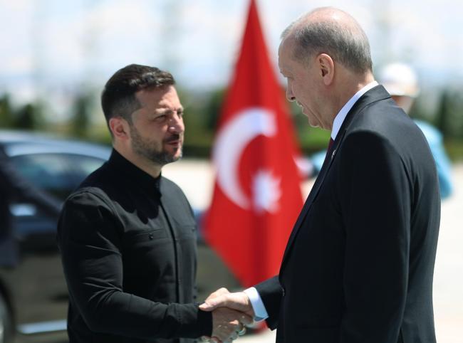 Erdoğan tells Zelensky Iran conflict must not derail Ukraine peace efforts