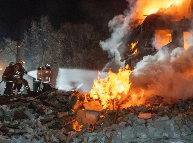 Ukraine’s Zelensky set to meet with French President Macron