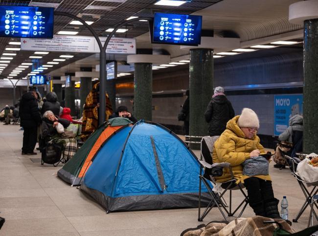 Ukraine says Russian strikes kill 4 in Kiev region