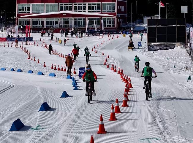 Türkiye hosts its first winter triathlon in northern province