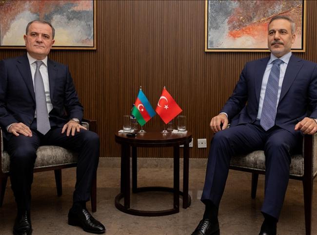 Fidan meets Azerbaijani, Pakistani counterparts amid regional tensions