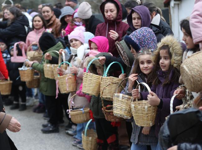 Türkiye marks Eid holiday with prayers, festivities amid travel rush