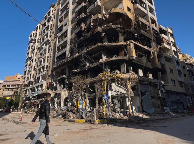 Israel pounds south Beirut, says captured Hezbollah members