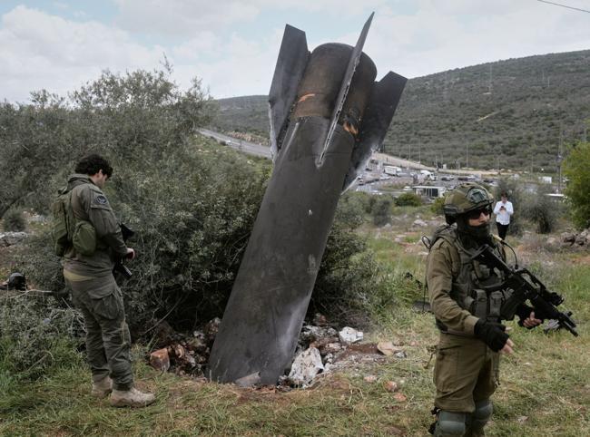 Iran, US send mixed signals as strikes show no slowdown