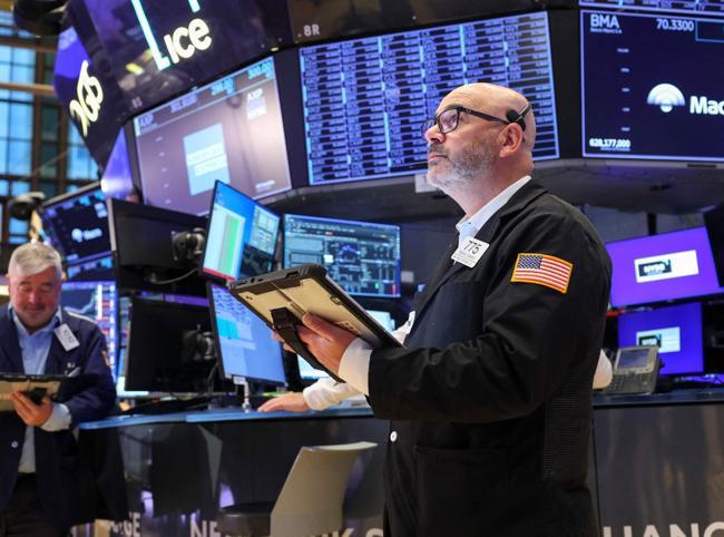 Oil and stocks spike fuels insider trading suspicions