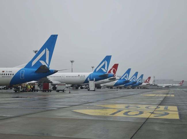 Heavy rain grounds traffic at Istanbul’s Sabiha Gökçen Airport