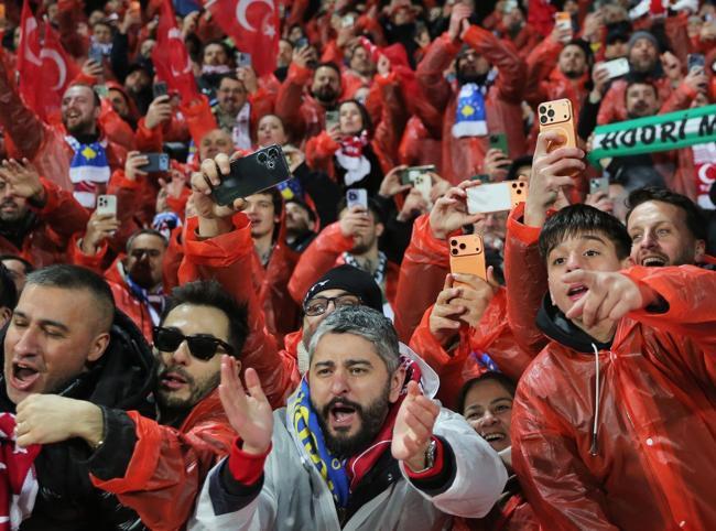 World Cup fever drives Turkish fans toward costly US trips