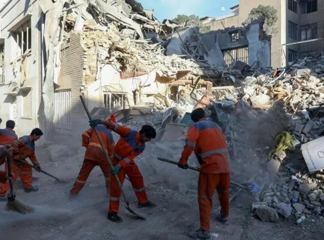 Iran hits Gulf states after agreeing fragile truce with US