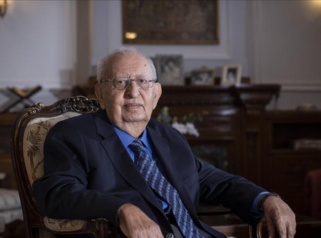 Former parliament speaker Hüsamettin Cindoruk dies at 92