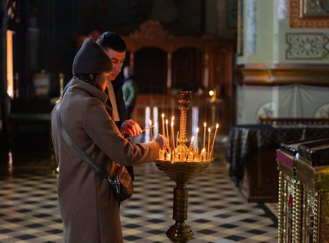 Ukraine, Russia trade Easter truce breach barbs