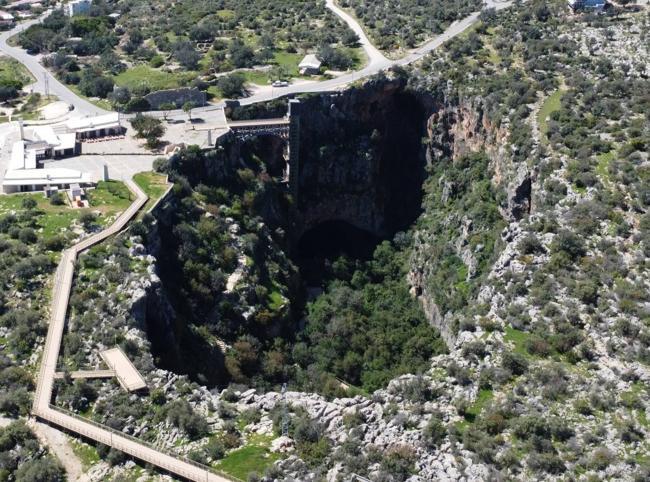 Underground lake returns to Cennet Cave after years of drought