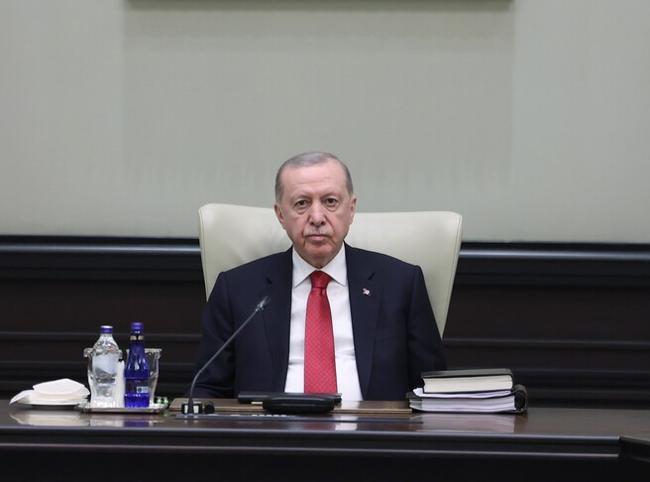 Erdoğan speaks with Hungary’s PM-elect Magyar after election win