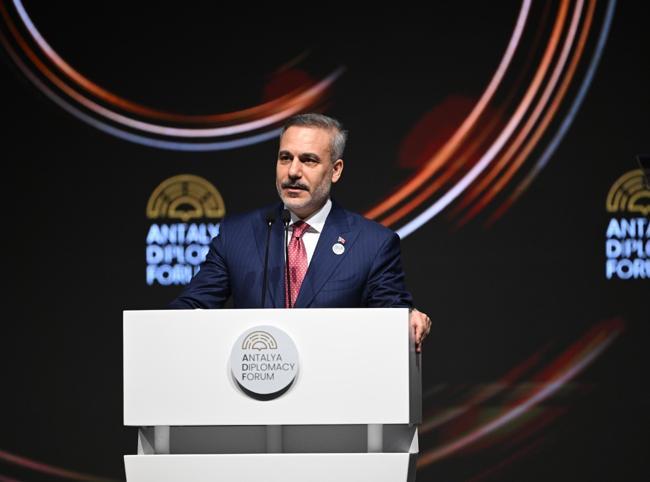 Türkiye hosts peace diplomacy, holds four-way summit in push to end Mideast war