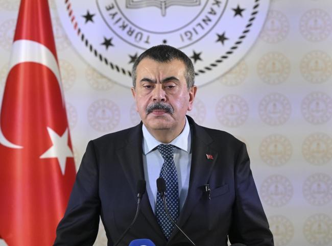 Cyber patrols, AI risk studies planned for schools, minister says