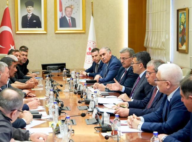 Miners end protest after deal following ministry talks in Ankara