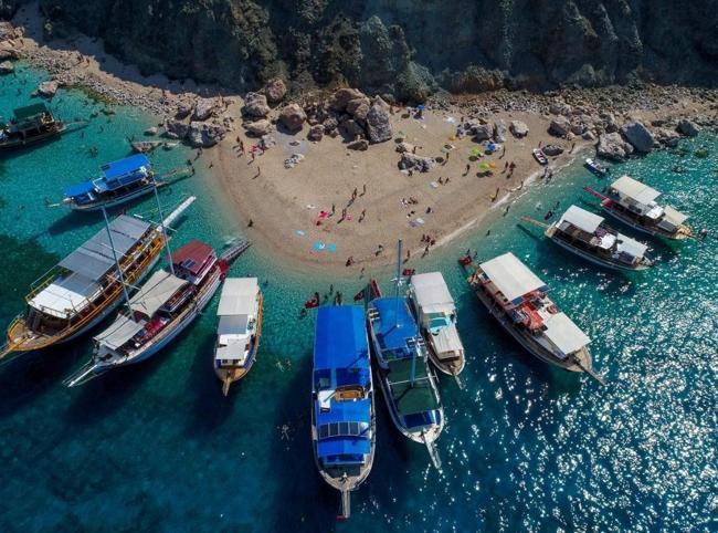 Türkiye’s tourism income, foreign tourist arrivals increase in first quarter