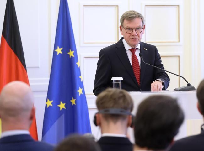 Germany seeks close dialogue with US: German FM