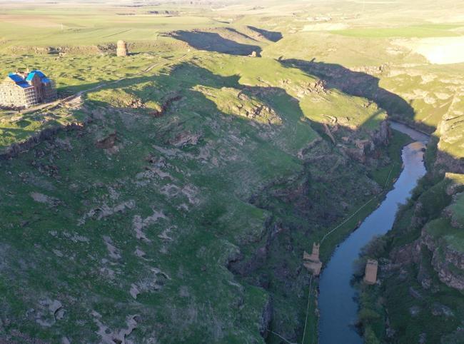 Ancient Ani Bridge restoration becomes symbol of Türkiye-Armenia thaw