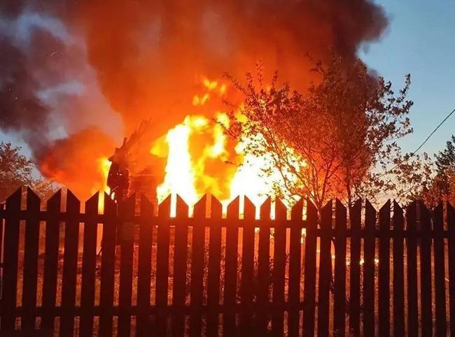 Mass Ukraine drone barrage kills 4 in Russia