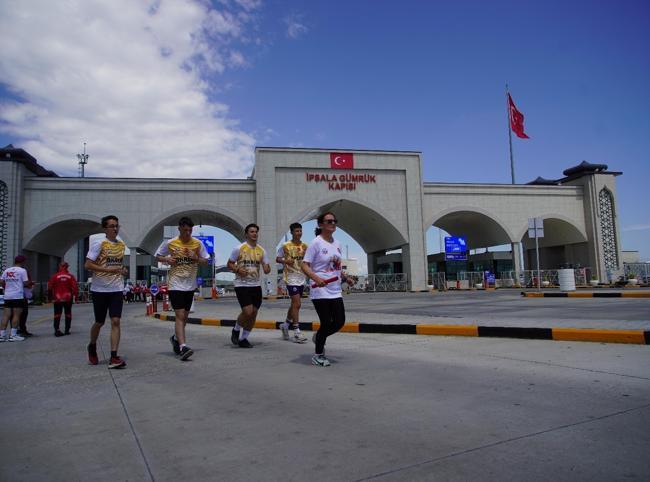 Türkiye gears up for May 19 holiday as athletes carry soil from Atatürk’s birthplace