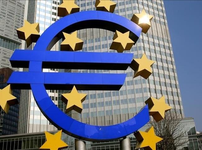 Eurozone business activity shrinks further in May