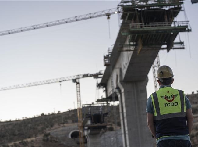 Real sector confidence rises in May