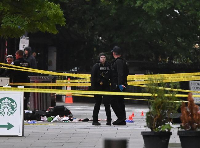 Gunman killed by US Secret Service after opening fire near White House