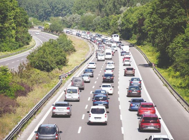 Eight killed in bus crash as heavy traffic builds across Türkiye after Eid holiday