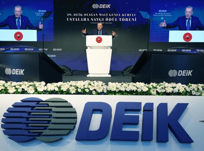 Erdoğan calls on global firms to manage operations from Türkiye