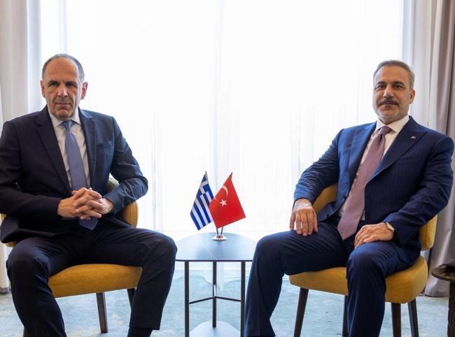 Turkish, Greek foreign ministers hold talks in Sofia