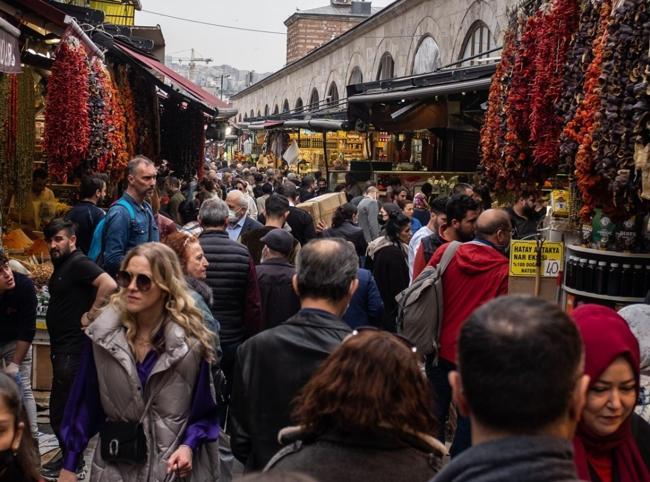 Retail sales in Türkiye surge 11.4 percent year-on-year in April