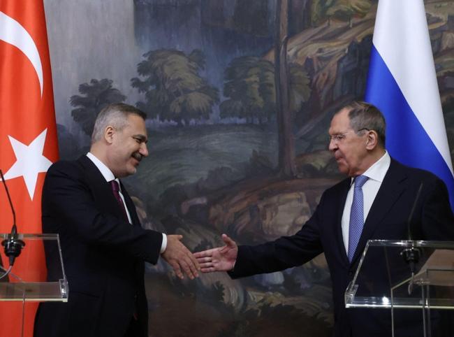 Fidan in Moscow renews offer to host Ukraine talks