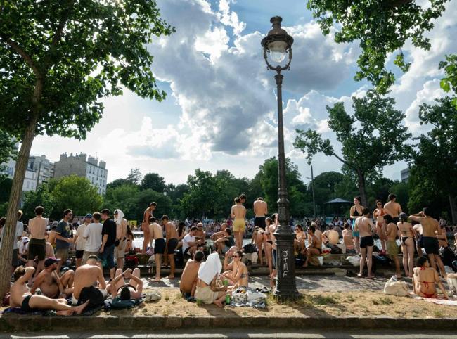 France restricts outdoor sports as heat wave bakes Europe