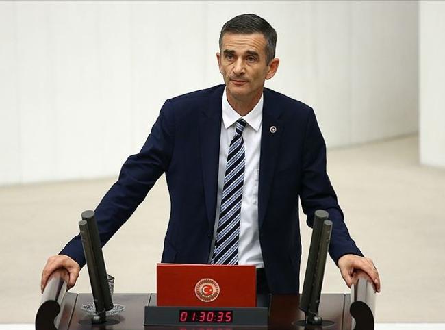 Another lawmaker quits CHP amid leadership turmoil