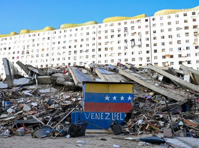 Venezuela earthquakes kill nearly 1,000, tens of thousands missing