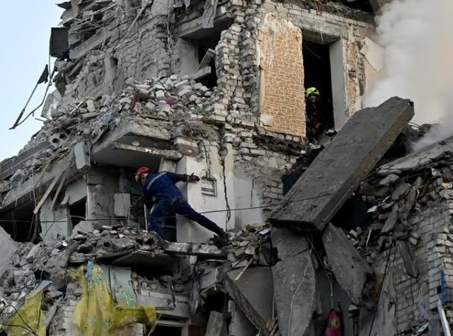 Deadly Russian barrage pounds Ukraine capital