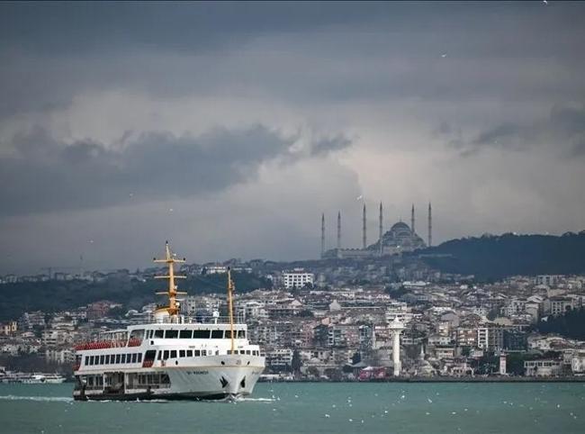 Rain brings brief relief from heat in Istanbul