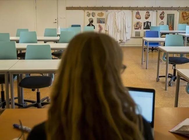 Türkiye restricts schools from sharing students’ photos online