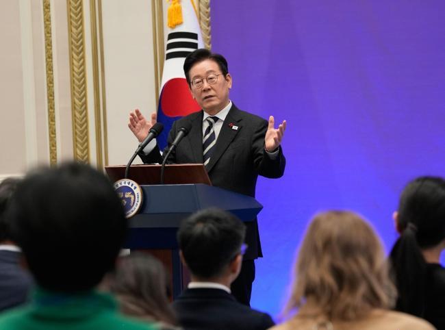 South Koreas AI tax windfall a golden window for investment: Lee