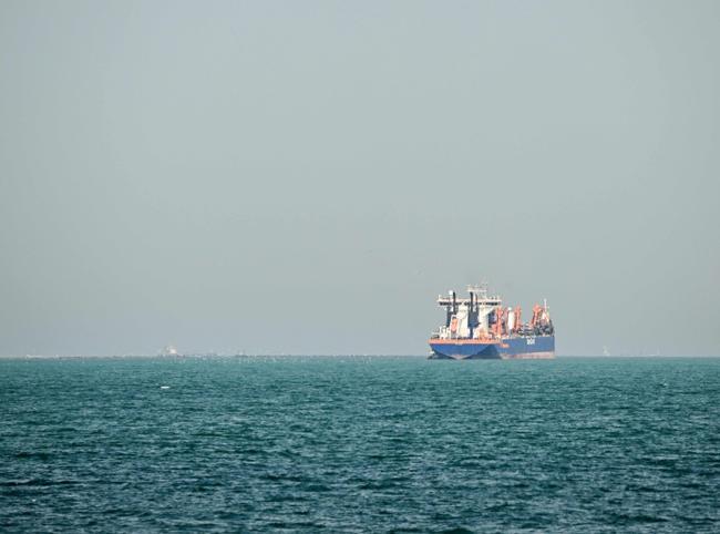 Crude oil hits one-month high amid renewed US-Iran fighting