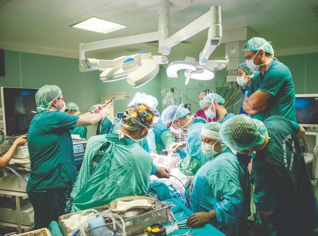Türkiye marks national first with successful in-womb spinal surgery