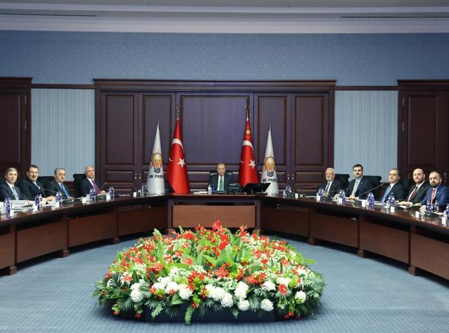 Erdoğan convenes AKP board as anti-terror bill nears parliament