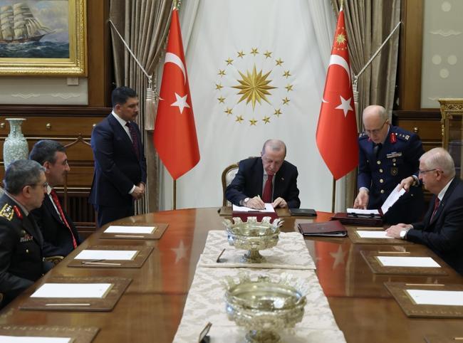 Top military council names Dalkıran air force chief, promotes dozens
