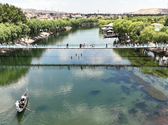 Cappadocia visitors enjoy gondola rides on Kızılırmak