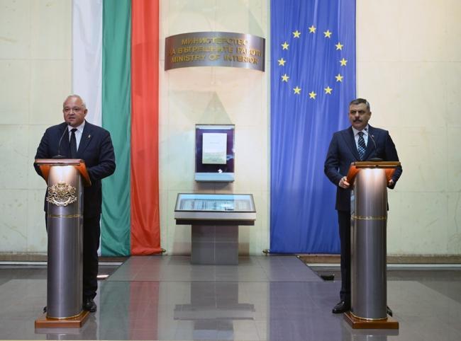 Türkiye, Bulgaria vow closer cooperation against rising gang crime