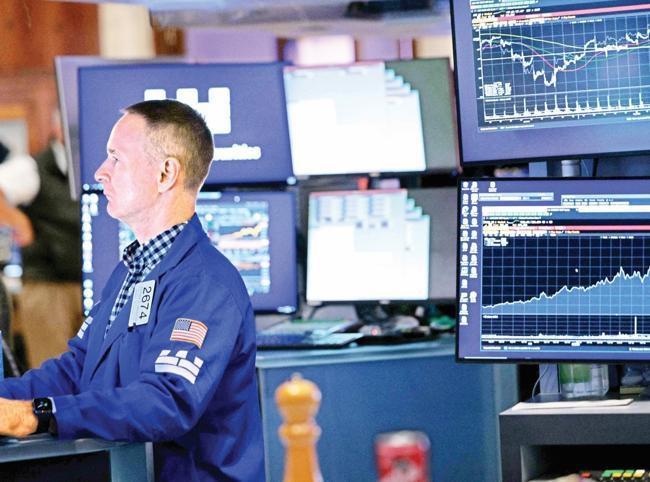 Government borrowing costs hit multidecade highs