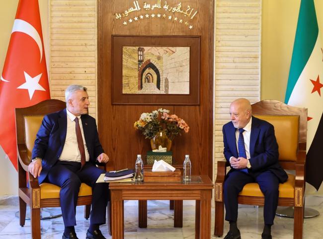 Trade Minister discusses investment, cooperation with Syria