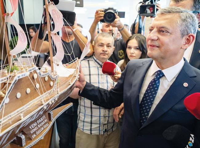 Özel vows to step down if New Party fails in first polls