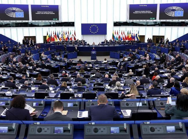 11 EU states push to curb foreign policy vetoes