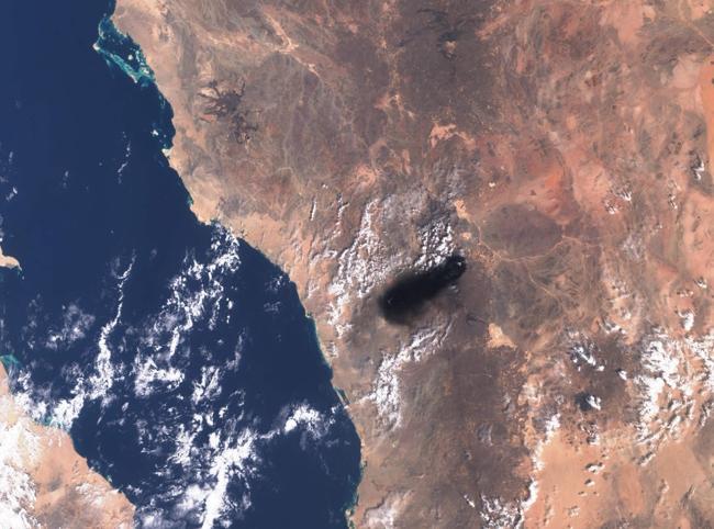 Houthi gains threaten key Red Sea shipping route